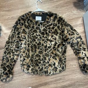 Fluffy leopard jacket